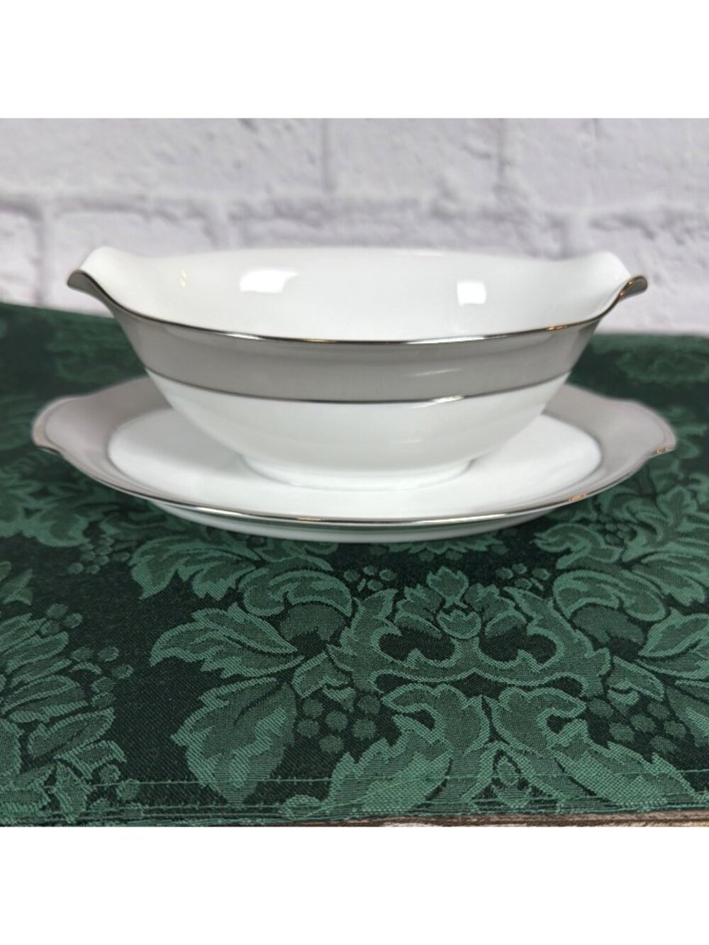 VTG Sango Platina 9in Gravy Sauce Boat Attached Underplate White Platinum Japan